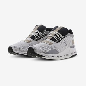 ON Running Couldnova Women Shoes Size 8 White Sand